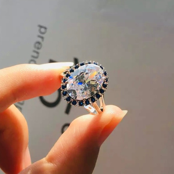 ✨✨Oval Wedding Sapphire Ring✨✨ - Picture 3 of 3